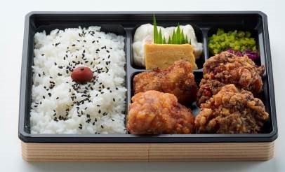 〈たまひで　からっ鳥〉オールスター弁当