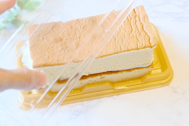 【成城石井自家製 アカシア蜂蜜の台湾風バニラカステラ】いざ開封！