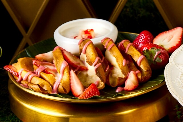 「タイ風パンケーキ」＜期間：2025年1月5日〜2月28日＞【センタラグランドホテル大阪で“苺スイーツ”食べ放題！ブリしゃぶや本格タイ料理も好きなだけ！「ストロベリービュッフェ」開催！】