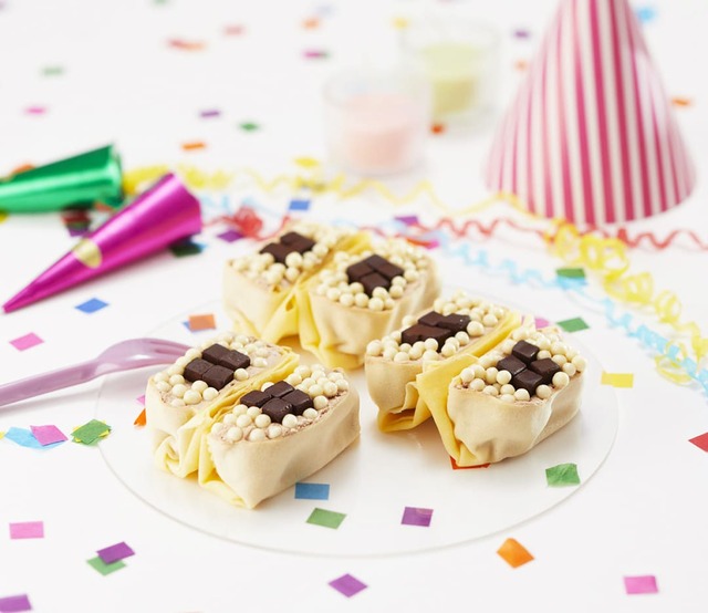 【3周年記念商品】クレッチ「3種のチョコクレッチ」1個2切入 550円　販売期間は8月2日～8月15日（数量限定）