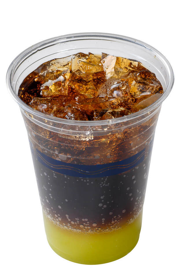 スパークリングカクテル（ジン＆アップル） 780円｜東京ディズニーランド「プラザパビリオン・レストラン」｜東京ディズニーリゾート「ディズニー・ハロウィーン」スペシャルメニュー