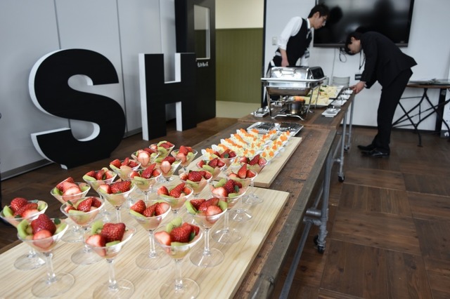 ビュッフェスタイルのランチ