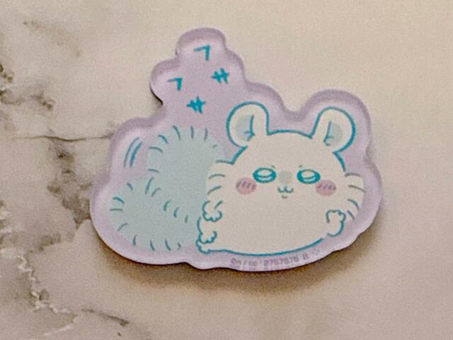 人気が高い「よっふかししてやるッ」のモモンガがマグネットに!フサフサ揺らしている尻尾がなんともキュートです♪