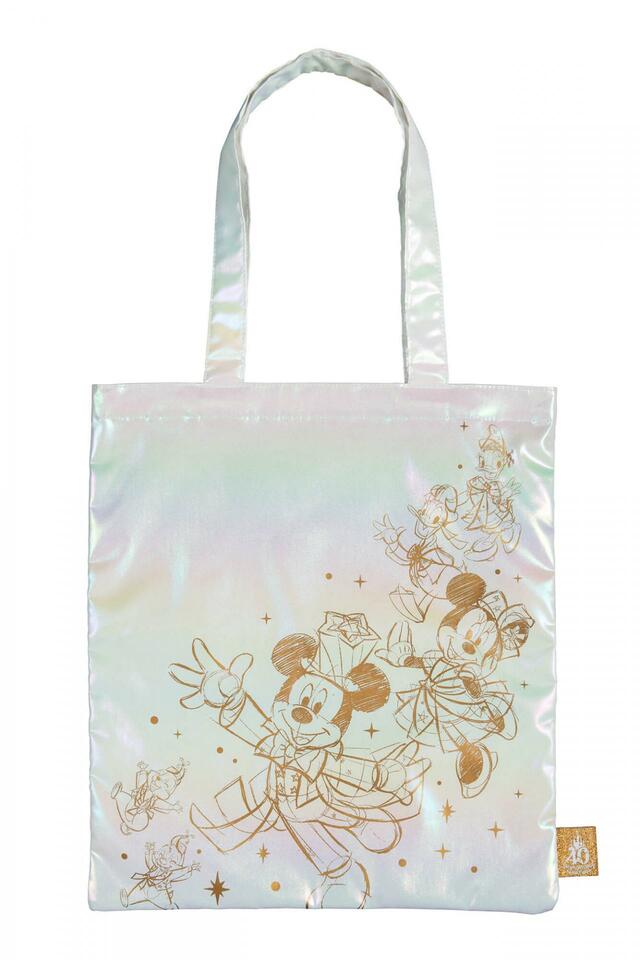 トートバッグ 2,900円｜東京ディズニーリゾート40周年“ドリームゴーラウンド”グランドフィナーレ スペシャルグッズ｜発売日：2024年1月23日（火）｜販売店舗：東京ディズニーランド「グランドエンポーリアム」、東京ディズニーシー「エンポーリオ」