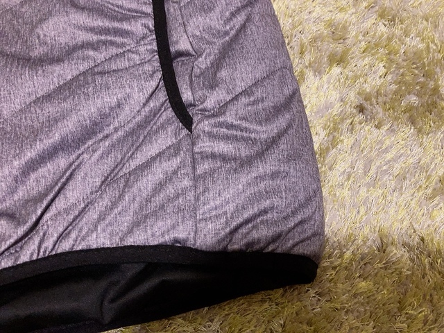 【ワークマン AERO STRETCH(エアロストレッチ)ベスト】どんなファッションにも合わせやすそうなグレー