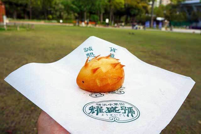 ハリネズミまん 100円（耀盛號）　なんとも愛らしいハリネズミくん。