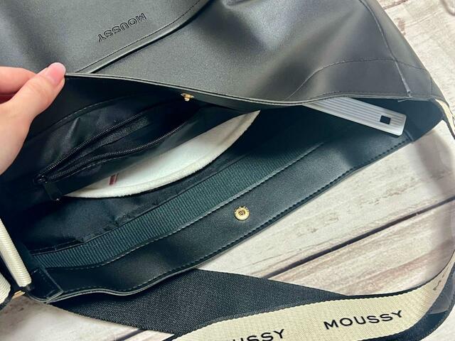 うちわカバーに入れたうちわの持ち手も飛び出ません！