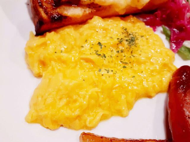 見るからに美味しそうなスクランブルエッグ【びっくりドンキー・ドンキースペシャルブレックファスト 】