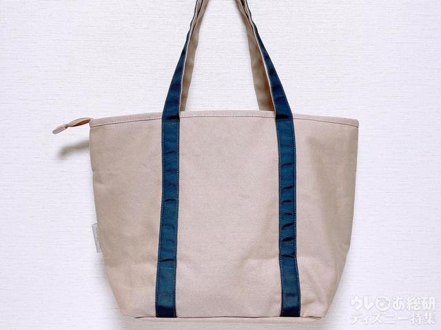 裏面は持ち手がアクセント