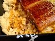 【すき家 うな丼】つゆだくでご飯にもしっかりタレがかかっています
