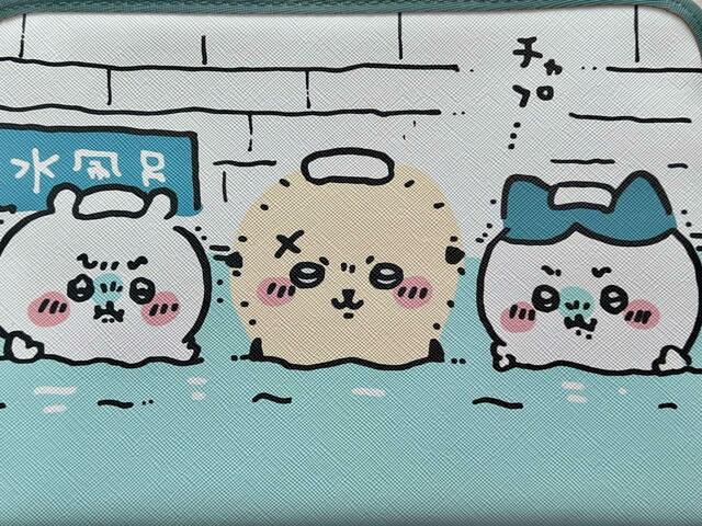 【しまむら：マルチケース（ちいかわ）】サウナの後の水風呂に耐える3人♡