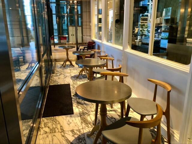 【マンダリン オリエンタル 東京　グルメショップ】モーニングはテイクアウトもできますし、店内のイートインスペースで食べることもできます