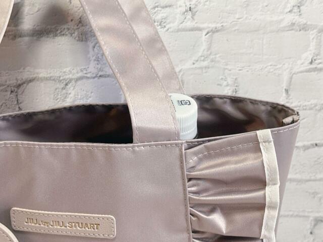 550mlのペットボトルは、縦に入れると少し飛び出してしまいます