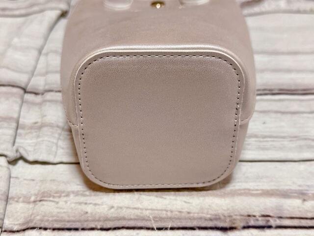 底部には底板入りでしっかりとした作り