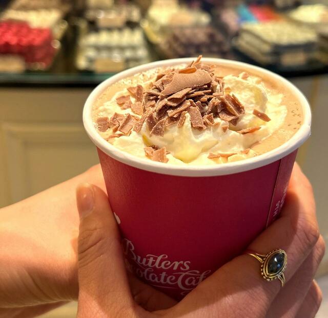 アイルランドの名産といえばチョコレート。ホットチョコレートの種類も豊富で、街歩きで冷えた体を温めてくれる