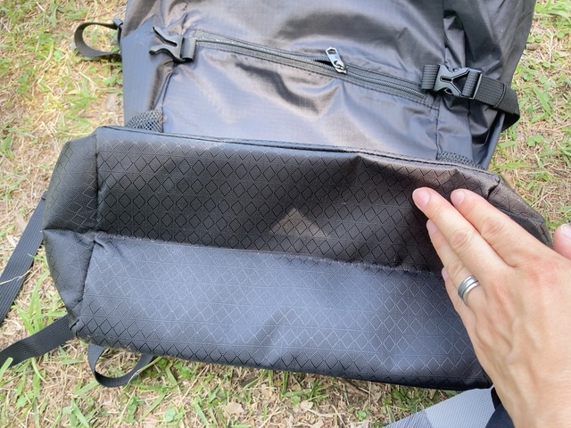 【ワークマン 撥水2WAYポケッタブルライトトート】サイズは約縦40×横25cm×幅15cm。容量は約20Lです