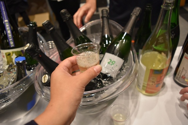 肉山限定のスパークリングは