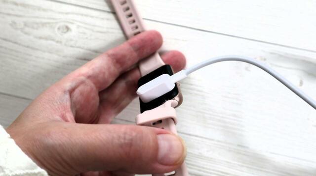 【HUAWEI Band 7】バッテリーの持ちがイイ！充電コードの先端はマグネット式です