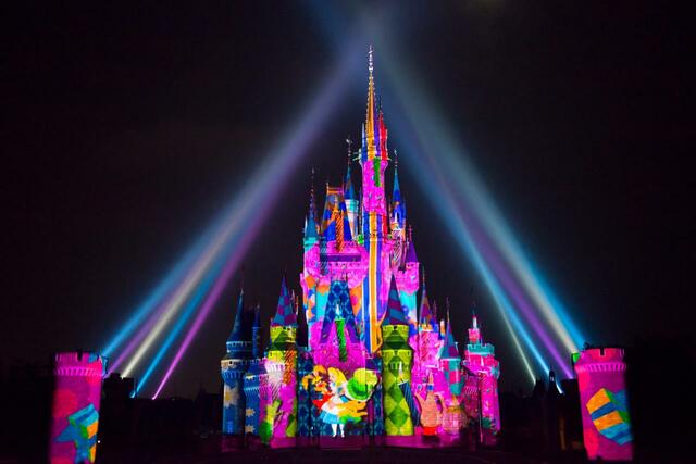 2014年5月29日 東京ディズニーランド「ワンス・アポン・ア・タイム」スタート（2017年11月終了）