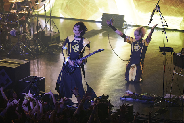 メトロノーム　フクスケ　シャラク／撮影・tama