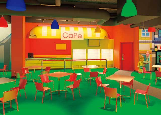 レゴランド®・ディスカバリー・センター大阪　　「カフェ」遊んだ後は施設内のカフェで休憩しよう。カフェ内にもレゴ®ブロックがあるのでパパ・ママが休憩していても子供は遊ぶことができる。