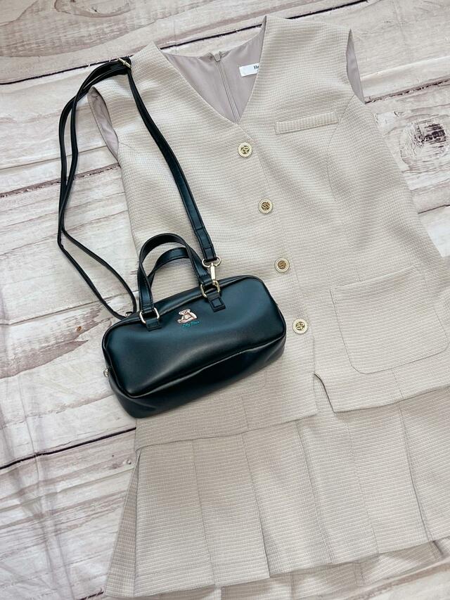 ツイードのミニワンピースに合わせてクラシックな甘めコーデに♪