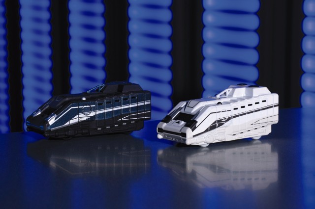 ディズニービークルコレクション〈トミカ〉(ブラック,ホワイト)(各1,300円)