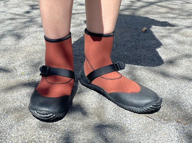 【ワークマンフィールドブーツアクティブ】カラー展開はブラックとブラウンの2色。「ブラウン」というよりもオレンジやレッド寄りのカラー