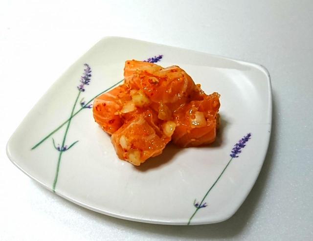 カークランドシグネチャー　ハワイアンサーモンポキ　501g　1799円