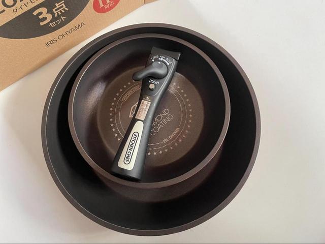 【アイリスオーヤマ　ダイヤモンドコートパン 3点セット】リーズナブルな価格で焦げつきにくい