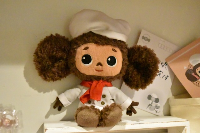 シェフっぽいお洋服のチェブラーシカ