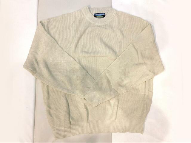 【ローソン×FREAK'S STORE リラックスフィット インスタントニット】カラーはブルー、ピンク、ナチュラル、ブラックの4展開です