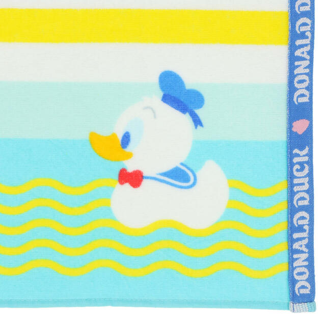 バスタオル 3,300円｜東京ディズニーリゾート「ドナルドダック」関連グッズ｜販売店舗：東京ディズニーランド「ギャグファクトリー/ファイブ・アンド・ダイム」、東京ディズニーシー「エンポーリオ」