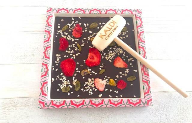 カルディオリジナル　フルーツデコレーションチョコレート　81g　通常価格1,161円（税込）