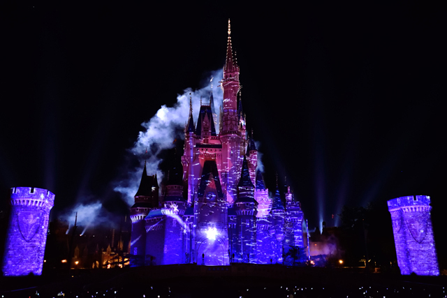 東京ディズニーランド「ワンス・アポン・ア・タイム～スペシャルウィンターエディション～」映画『アナと雪の女王』シーン全公開! ©Disney 24