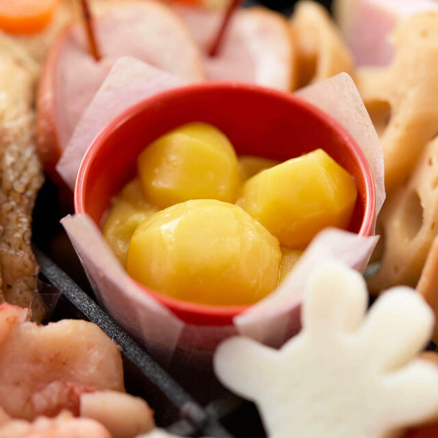 おせち・三段重「ミッキー&ミニー」|27,900 円(税込)