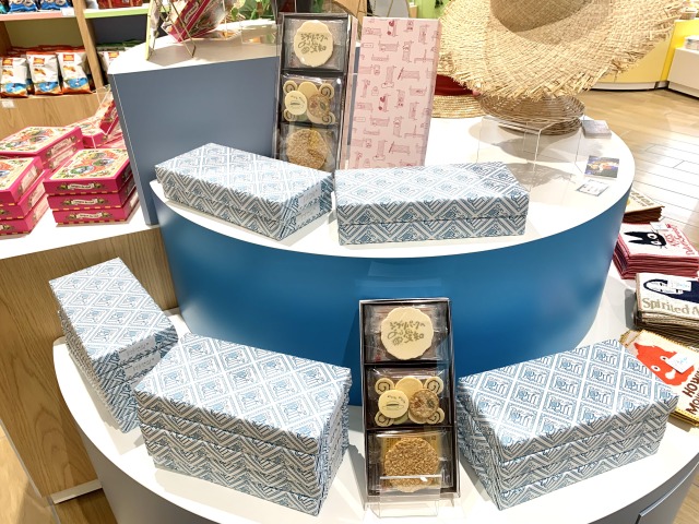 公園北口にある「ロタンダ風ヶ丘」は無料エリア。グッズやカフェは自由に立ち寄れる