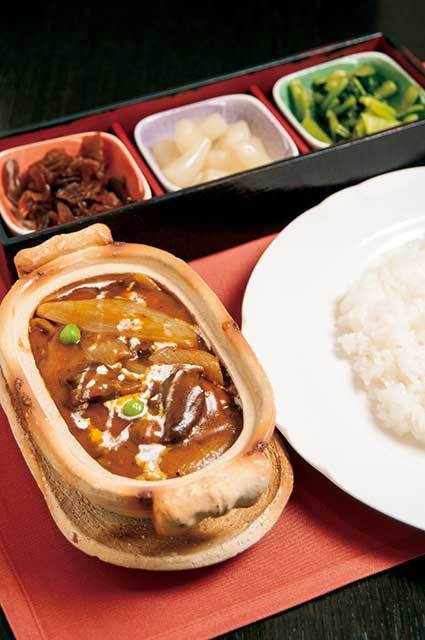 洋食 黒船亭（上野） ハヤシライス 1570円 一週間以上かけて煮込んだデミグラスソースがベース。甘味と酸味が絶妙な味わい。