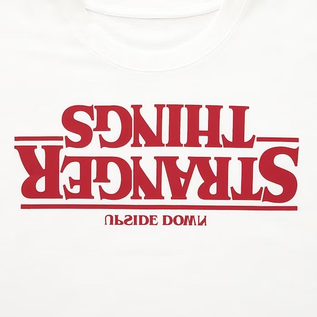 ソフトスウェットラウンジ(長袖&ロングパンツ) 2,990円｜GU×Netflix「ストレンジャー・シングス 未知の世界」