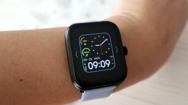 【3COINS デバイスバンドplus】本体に5パターンの文字盤があり、スライドで選べます