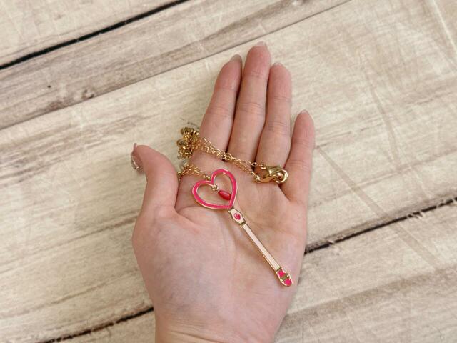 手のひらに乗るサイズです