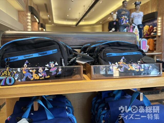 ディズニーランド・リゾート70周年グッズ　ウエストポーチ