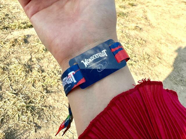 支払い機能がついたワンダーフルーツのリストバンド