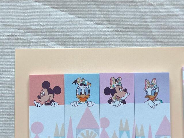 ミッキーたちがひょこっと顔を覗かせているのが可愛い♪