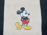 前面中央下部には、オールドミッキーのイラストプリント入り!