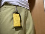【KEBOZ XPAC MINI WALLET】カラビナでズボンのベルトループに引っ掛けられる