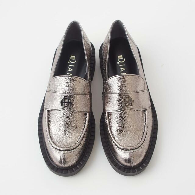 「ボリュームローファー」エタンシュリンクピッグハク 19,800円（税込）