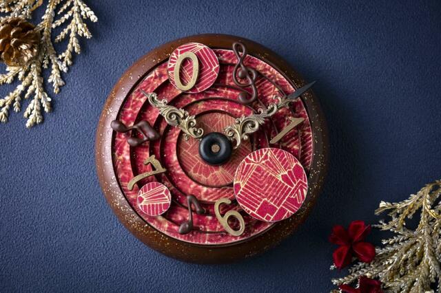 「ハーモニー ドゥ ショコラ」＜価格：9,000円（税込）＞【ホワイトピアノや時計がモチーフの芸術的なクリスマスケーキが登場♪「ザ・プリンス パークタワー東京」で予約スタート！】