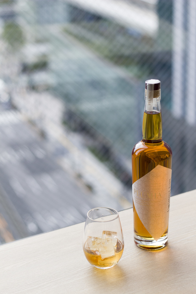 フレーバードウイスキー「PLUMIA」