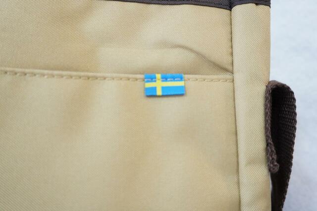 外ポケットにあるスウェーデン国旗